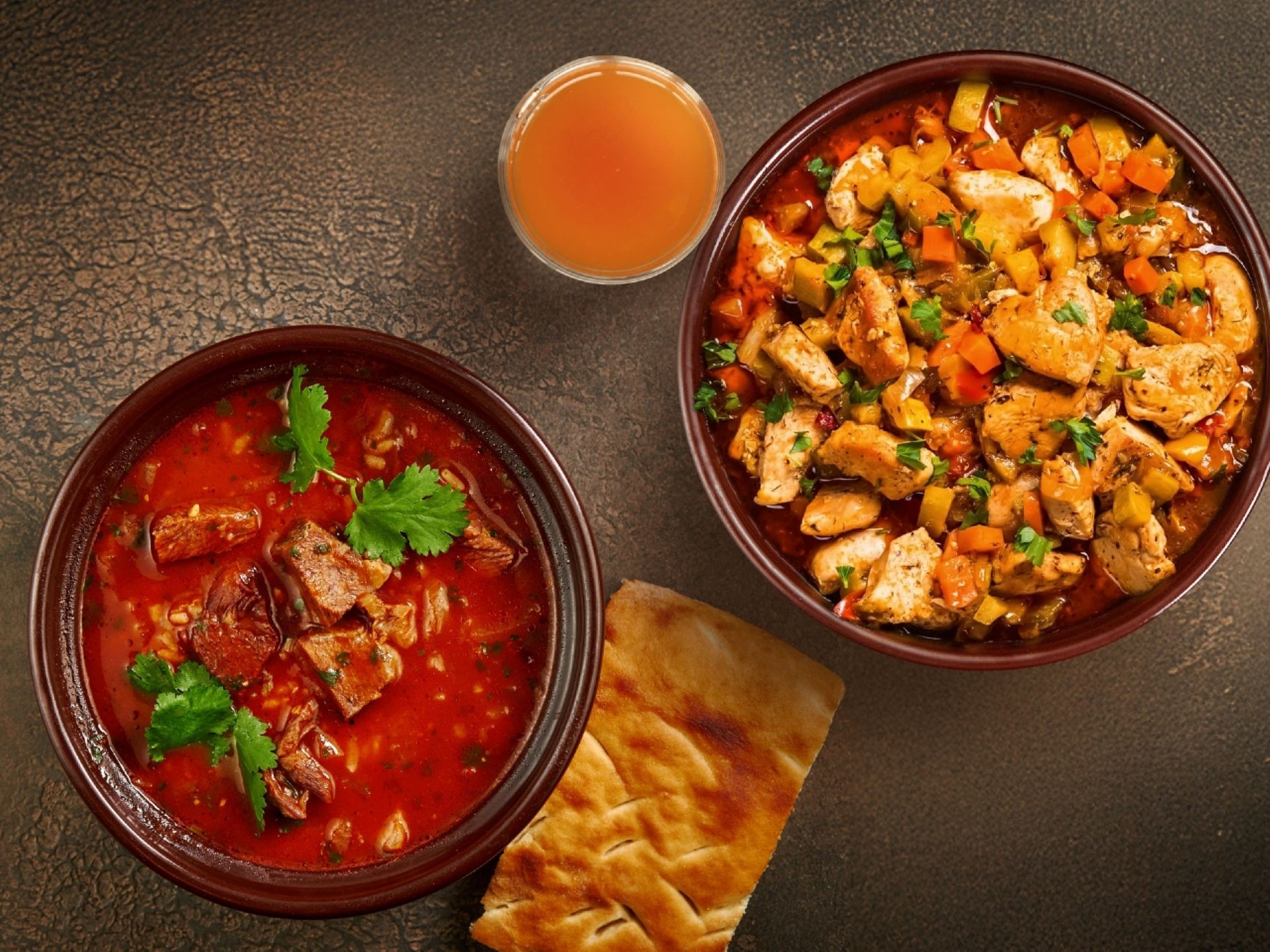 Обед Горца: Харчо + Салат Ачичук+ Метехи со свининой+ напиток+ хлеб