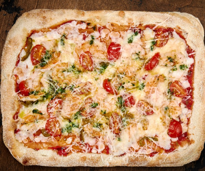 Римская с креветками и соусом песто