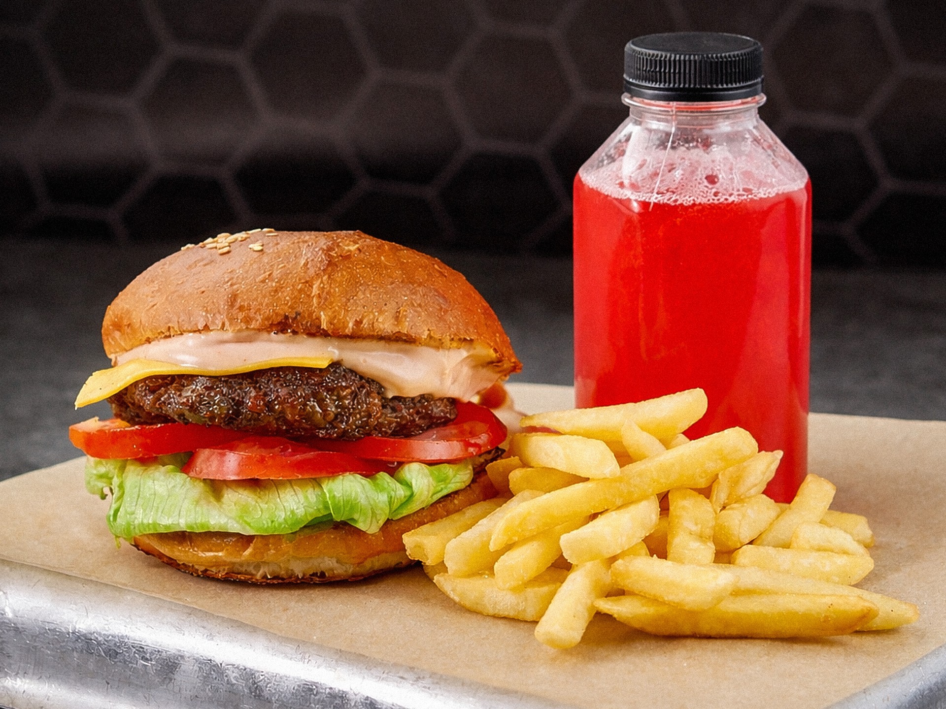 БИФ КОМБО: Бургер+фри+Лимонад Клубника-мята